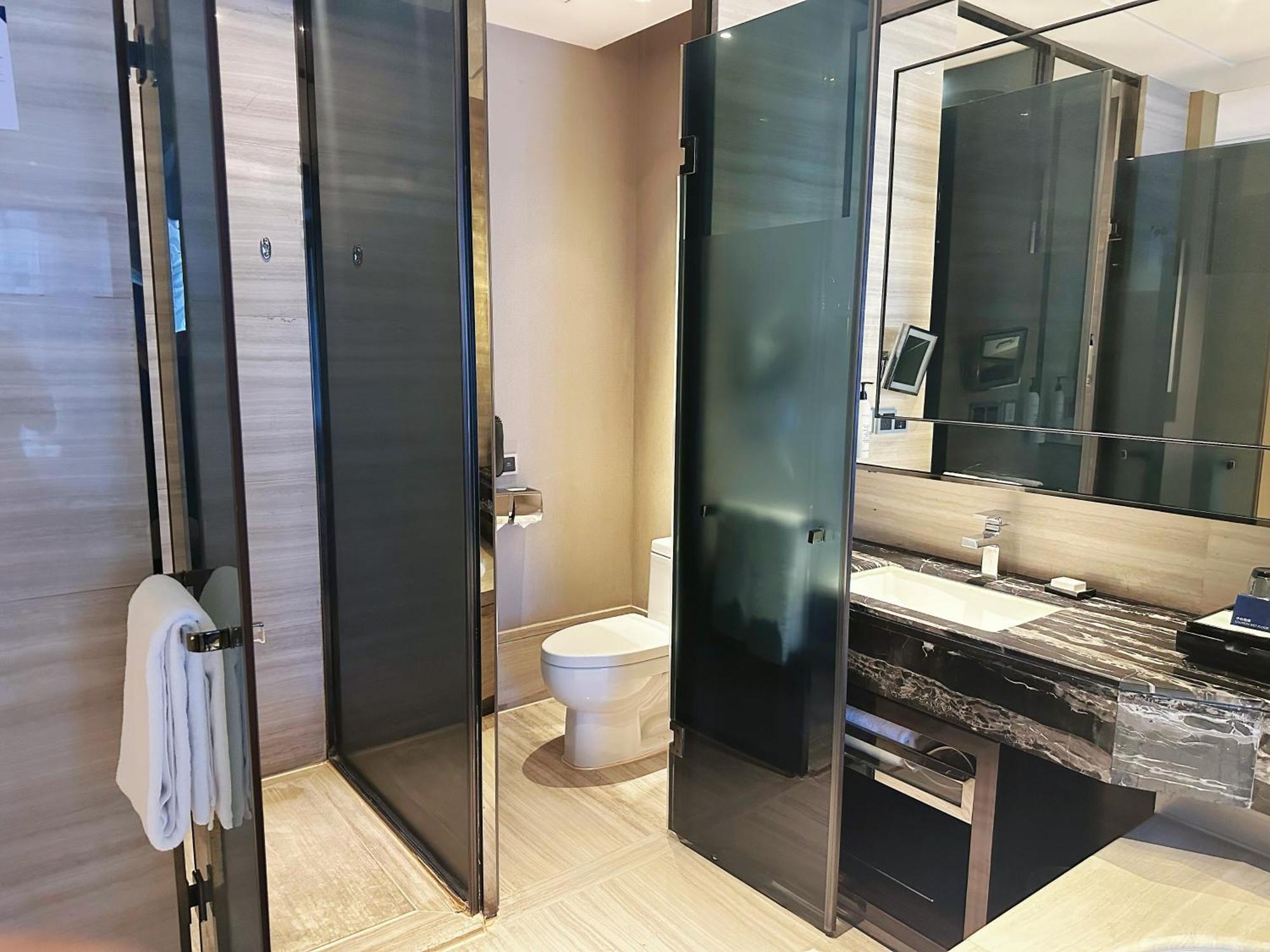 Wanda Realm Wuhan Exterior foto